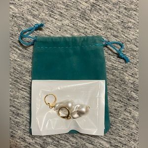 Pearl like drop earrings